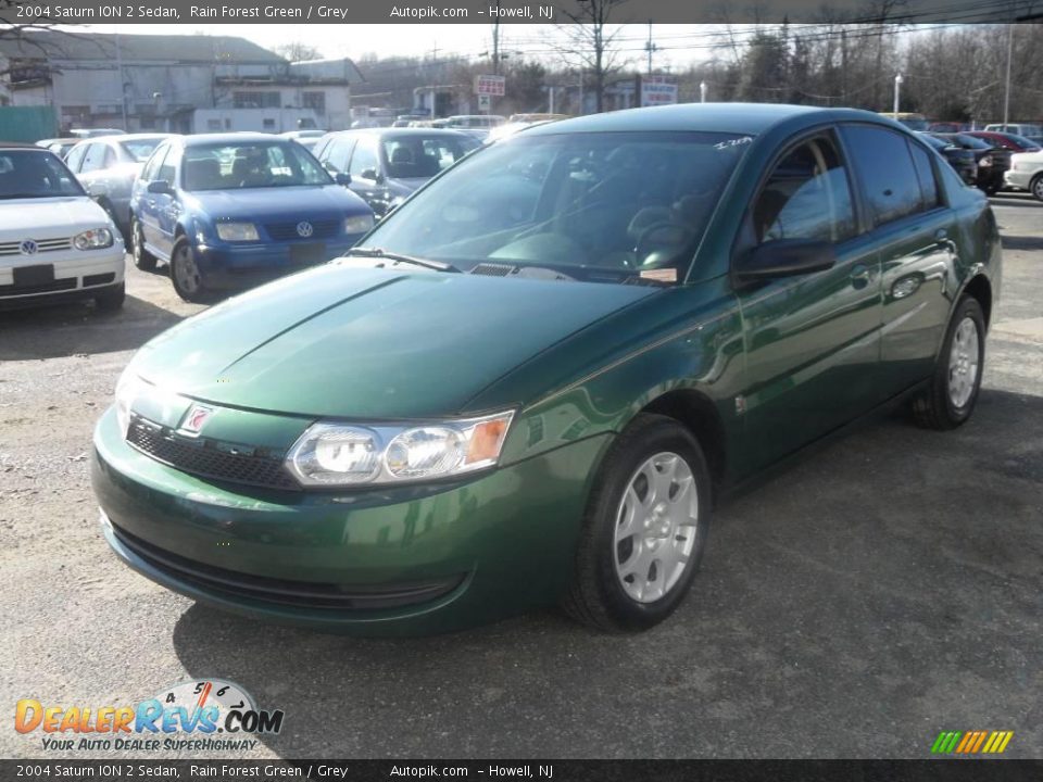 2004 Saturn ION 2 Sedan Rain Forest Green / Grey Photo #2