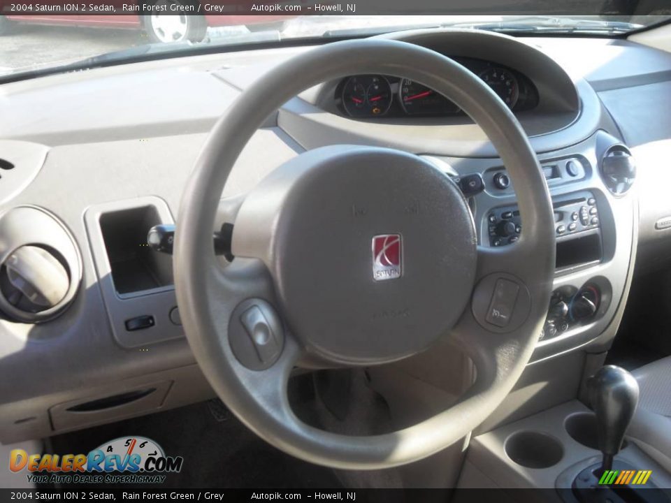 2004 Saturn ION 2 Sedan Rain Forest Green / Grey Photo #13