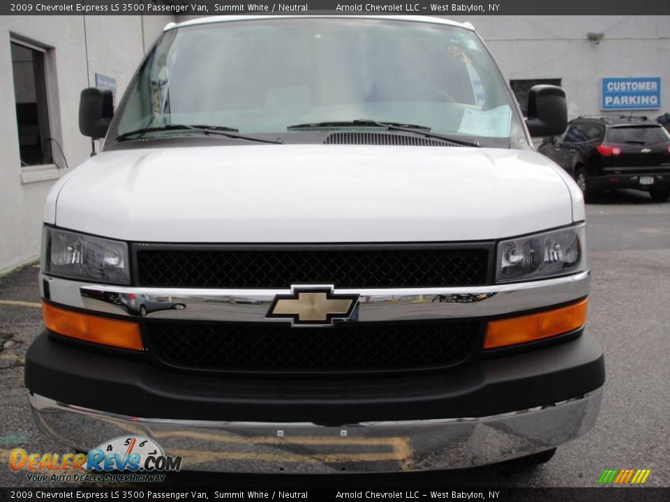 2009 Chevrolet Express LS 3500 Passenger Van Summit White / Neutral Photo #2