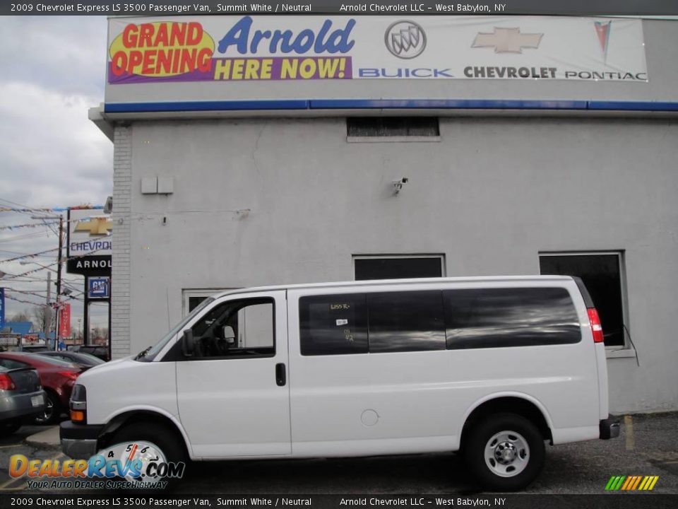 2009 Chevrolet Express LS 3500 Passenger Van Summit White / Neutral Photo #3