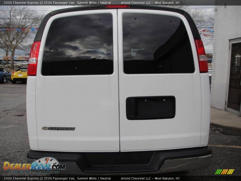 2009 Chevrolet Express LS 3500 Passenger Van Summit White / Neutral Photo #5