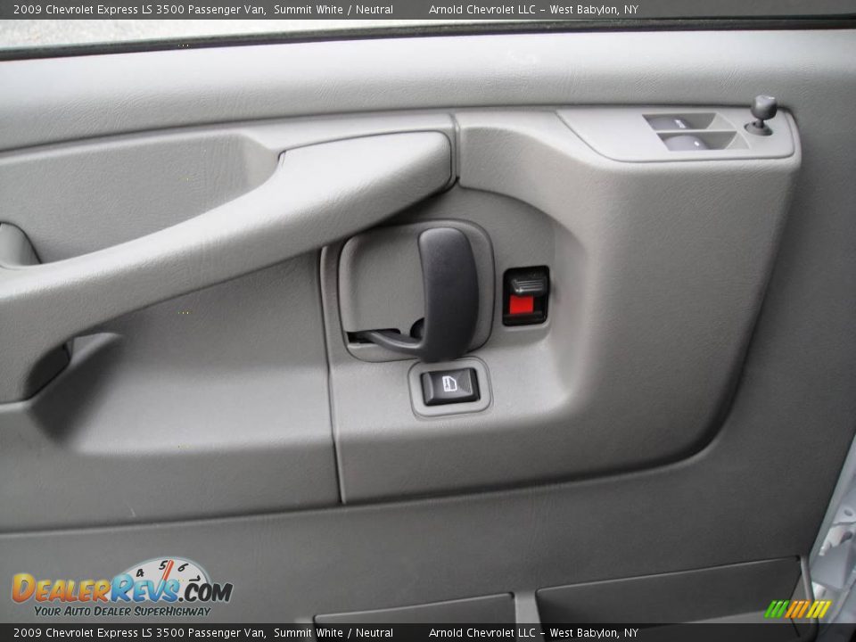 2009 Chevrolet Express LS 3500 Passenger Van Summit White / Neutral Photo #8