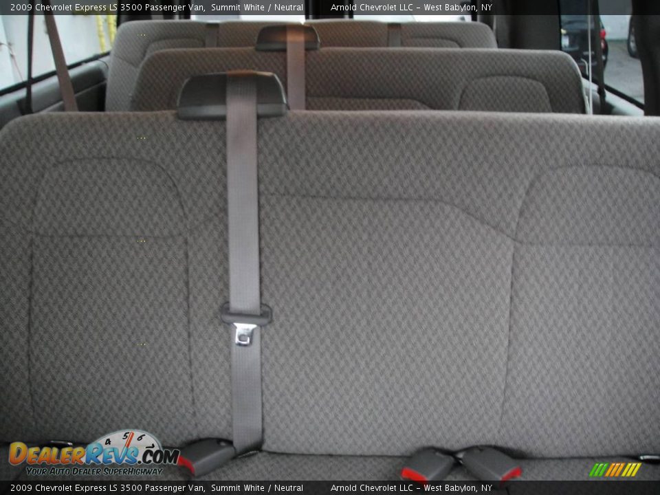 2009 Chevrolet Express LS 3500 Passenger Van Summit White / Neutral Photo #13