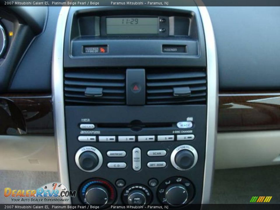 2007 Mitsubishi Galant ES Platinum Beige Pearl / Beige Photo #13