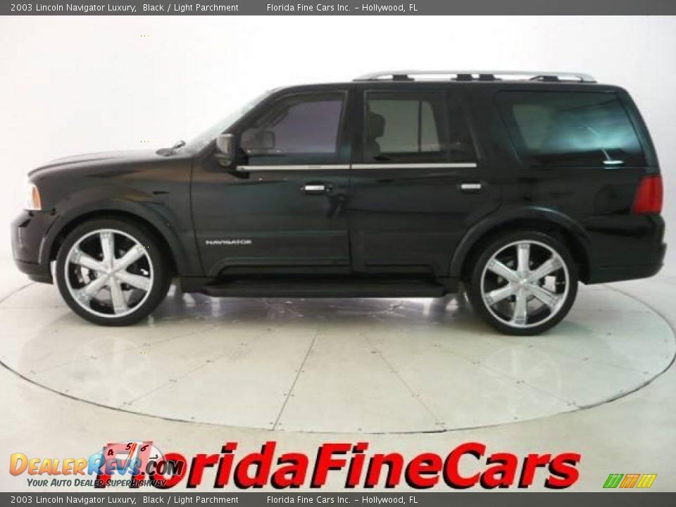2003 Lincoln Navigator Luxury Black / Light Parchment Photo #3
