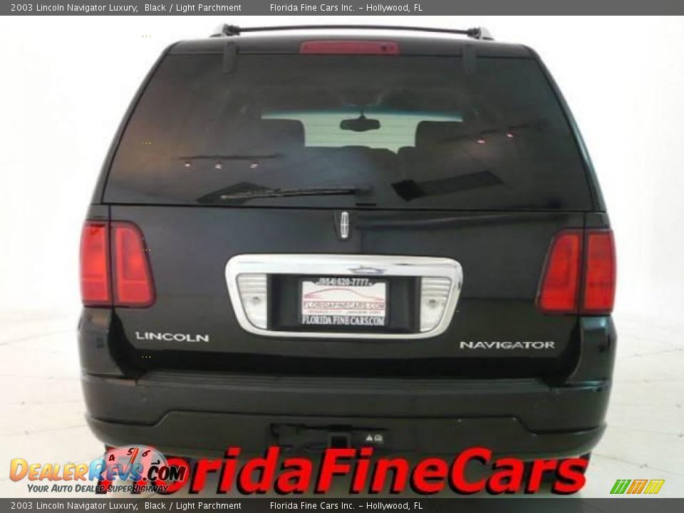 2003 Lincoln Navigator Luxury Black / Light Parchment Photo #6