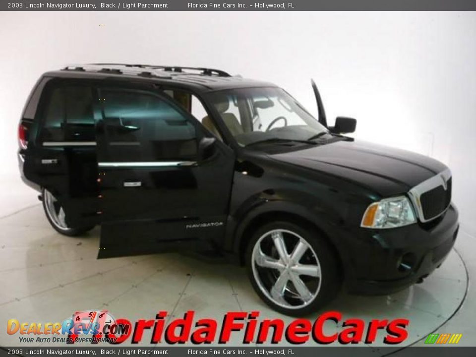 2003 Lincoln Navigator Luxury Black / Light Parchment Photo #7