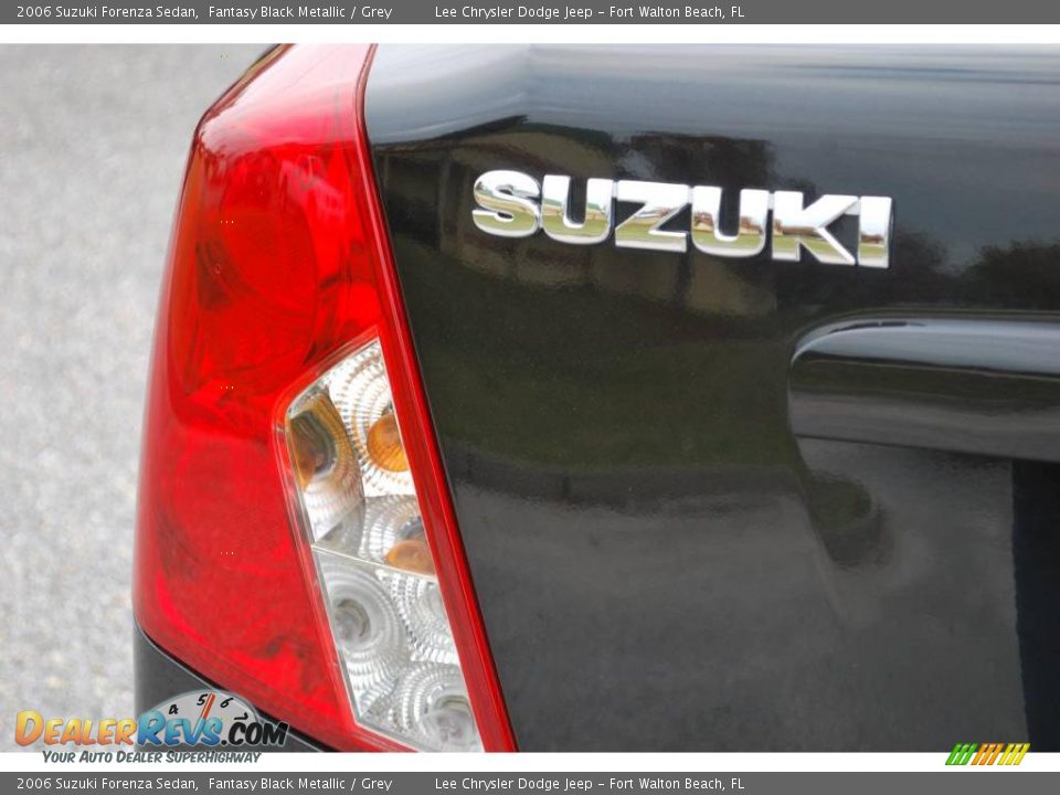 2006 Suzuki Forenza Sedan Fantasy Black Metallic / Grey Photo #10