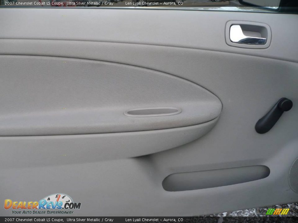 2007 Chevrolet Cobalt LS Coupe Ultra Silver Metallic / Gray Photo #7