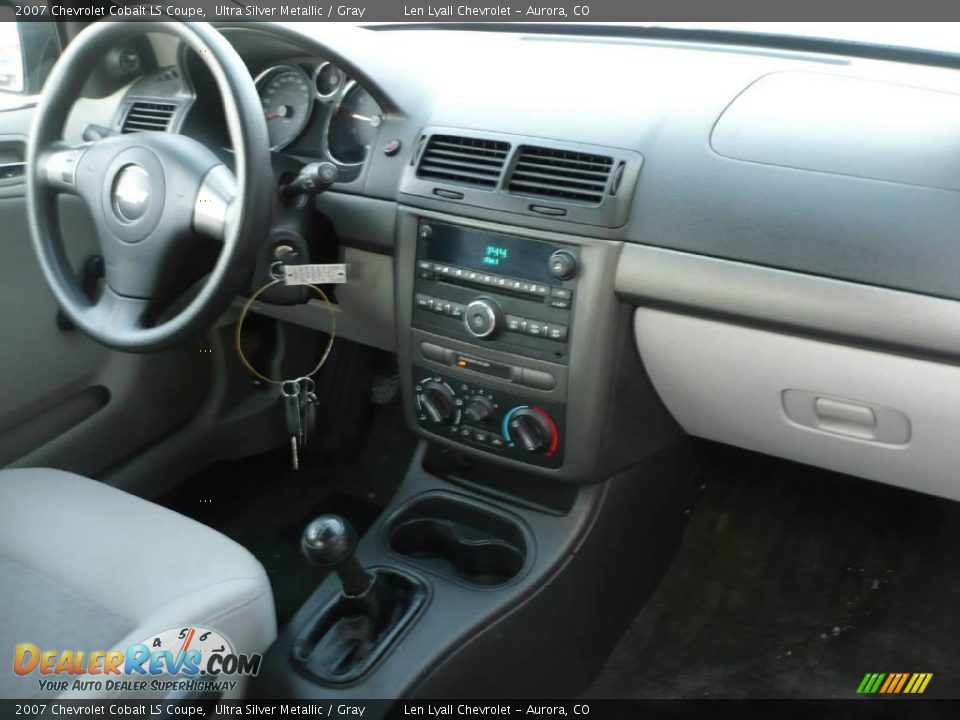 2007 Chevrolet Cobalt LS Coupe Ultra Silver Metallic / Gray Photo #13