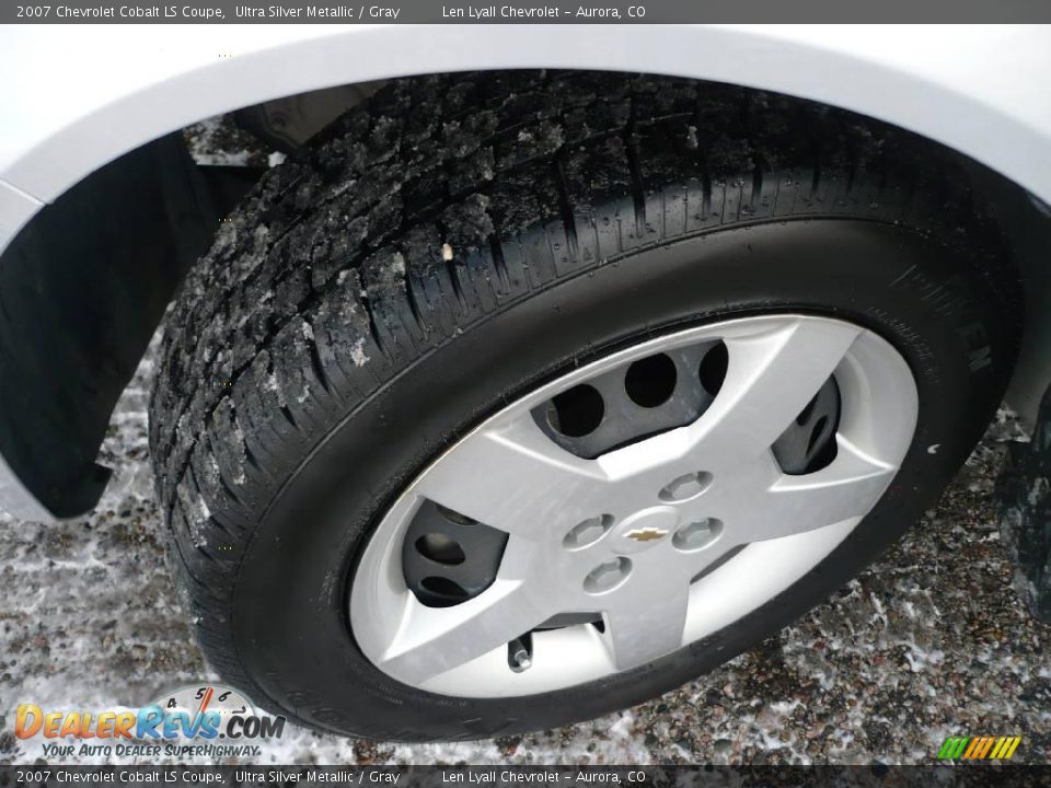 2007 Chevrolet Cobalt LS Coupe Ultra Silver Metallic / Gray Photo #16