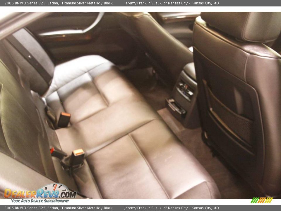 2006 BMW 3 Series 325i Sedan Titanium Silver Metallic / Black Photo #18