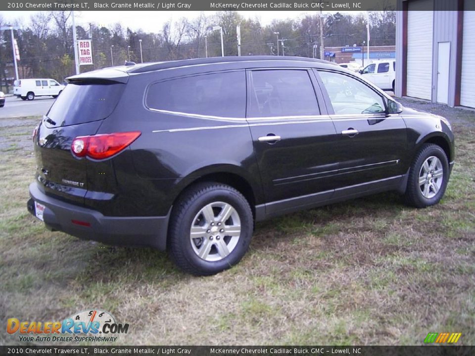 2010 Chevrolet Traverse LT Black Granite Metallic / Light Gray Photo #4