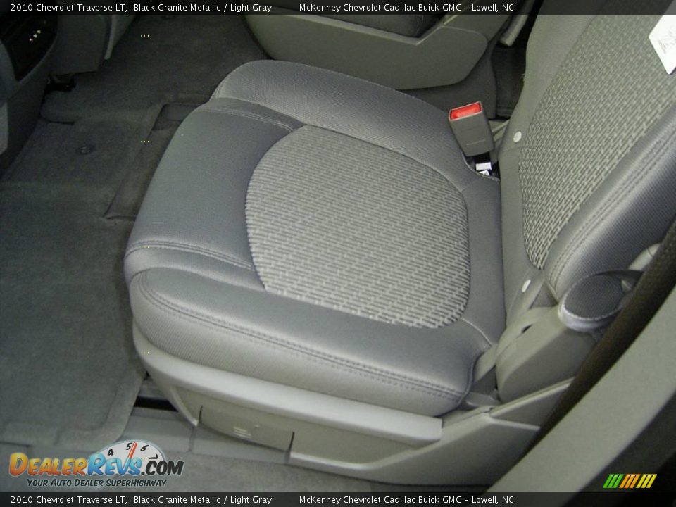 2010 Chevrolet Traverse LT Black Granite Metallic / Light Gray Photo #11
