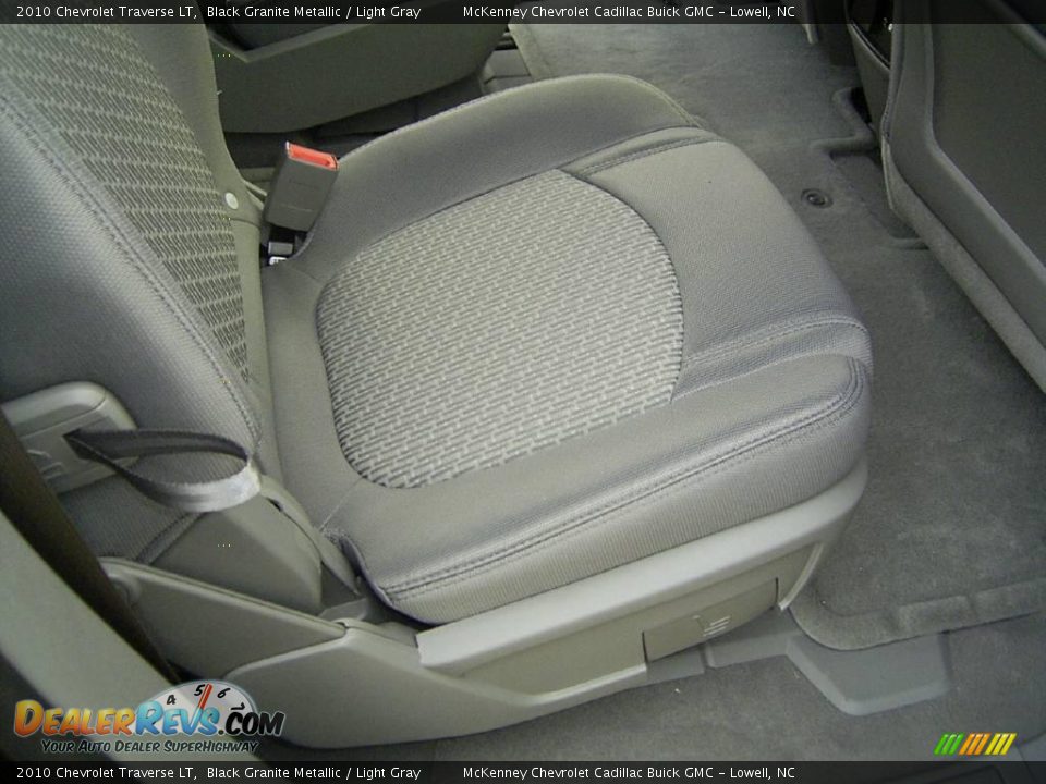 2010 Chevrolet Traverse LT Black Granite Metallic / Light Gray Photo #13
