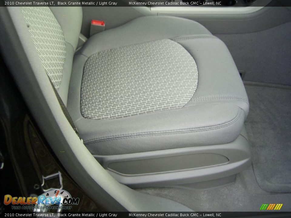 2010 Chevrolet Traverse LT Black Granite Metallic / Light Gray Photo #14