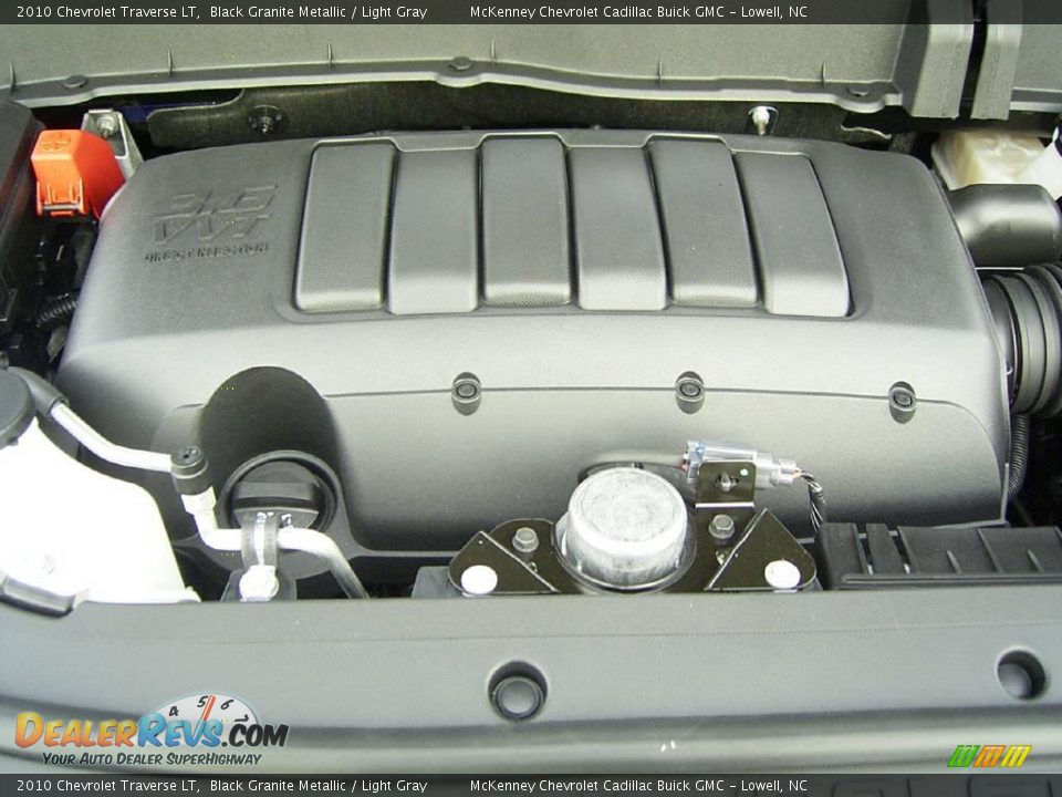 2010 Chevrolet Traverse LT Black Granite Metallic / Light Gray Photo #20