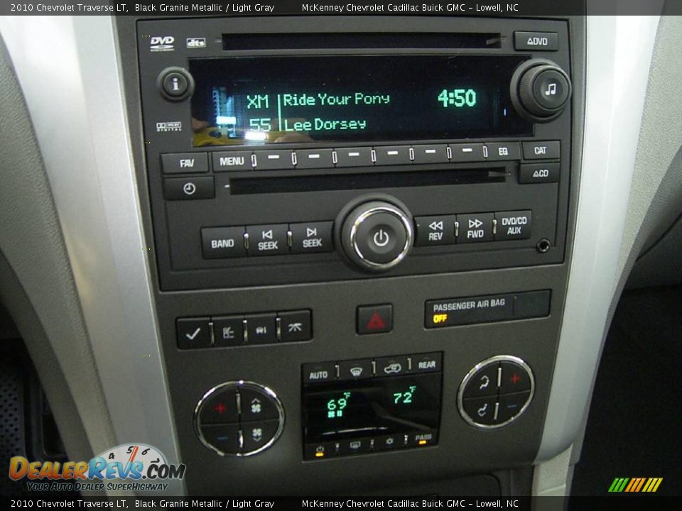 2010 Chevrolet Traverse LT Black Granite Metallic / Light Gray Photo #24