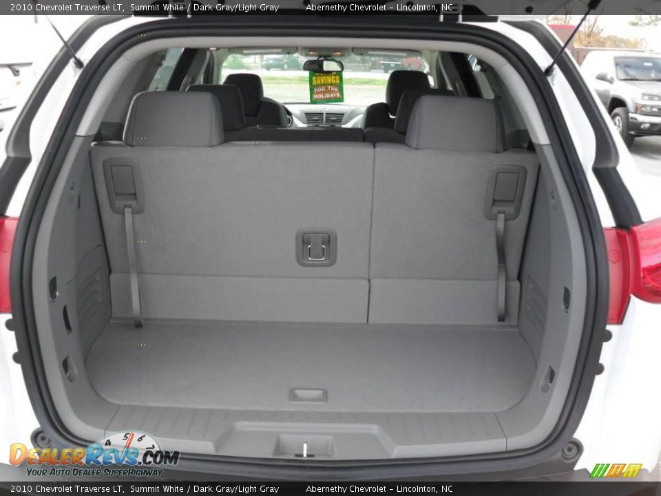 2010 Chevrolet Traverse LT Summit White / Dark Gray/Light Gray Photo #5