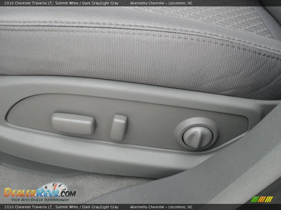 2010 Chevrolet Traverse LT Summit White / Dark Gray/Light Gray Photo #13