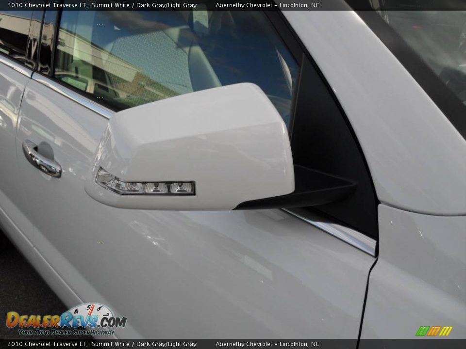 2010 Chevrolet Traverse LT Summit White / Dark Gray/Light Gray Photo #22