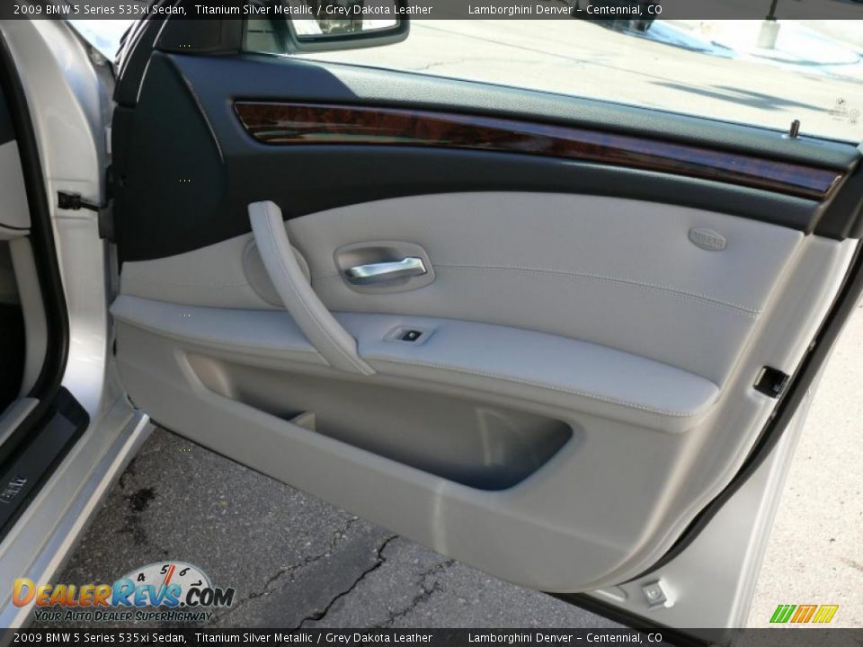2009 BMW 5 Series 535xi Sedan Titanium Silver Metallic / Grey Dakota Leather Photo #18
