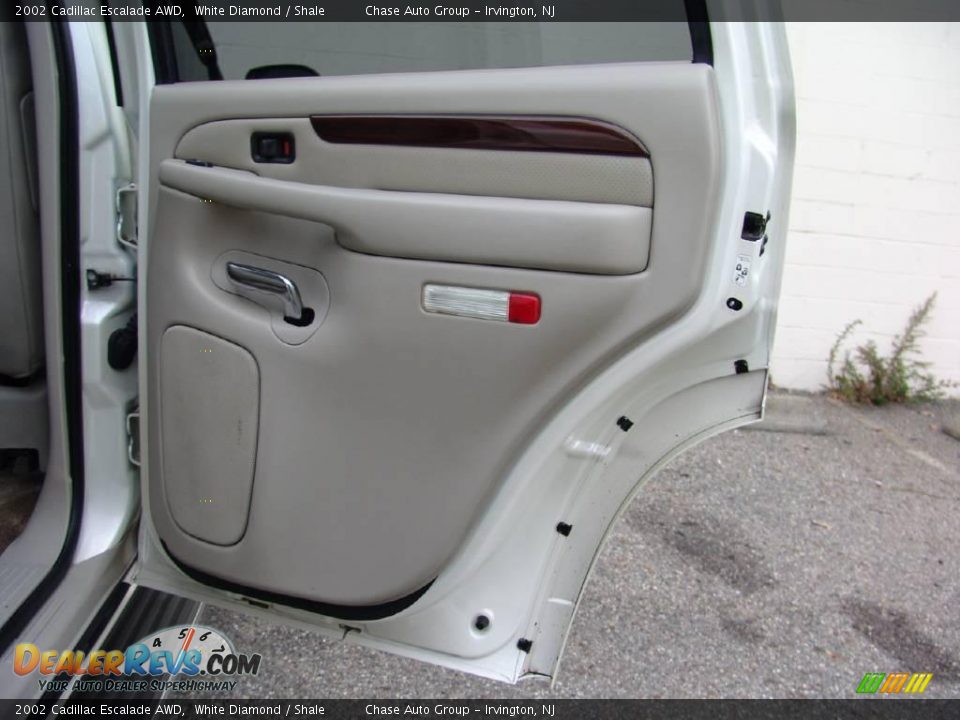 2002 Cadillac Escalade AWD White Diamond / Shale Photo #16