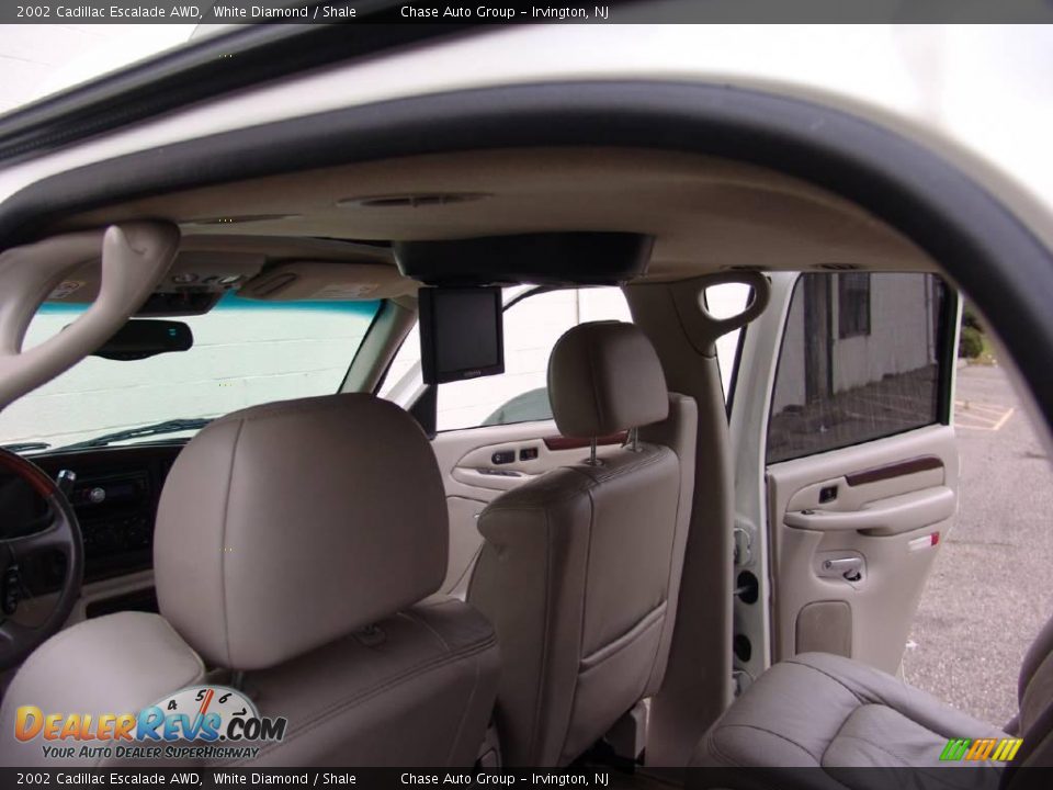 2002 Cadillac Escalade AWD White Diamond / Shale Photo #26