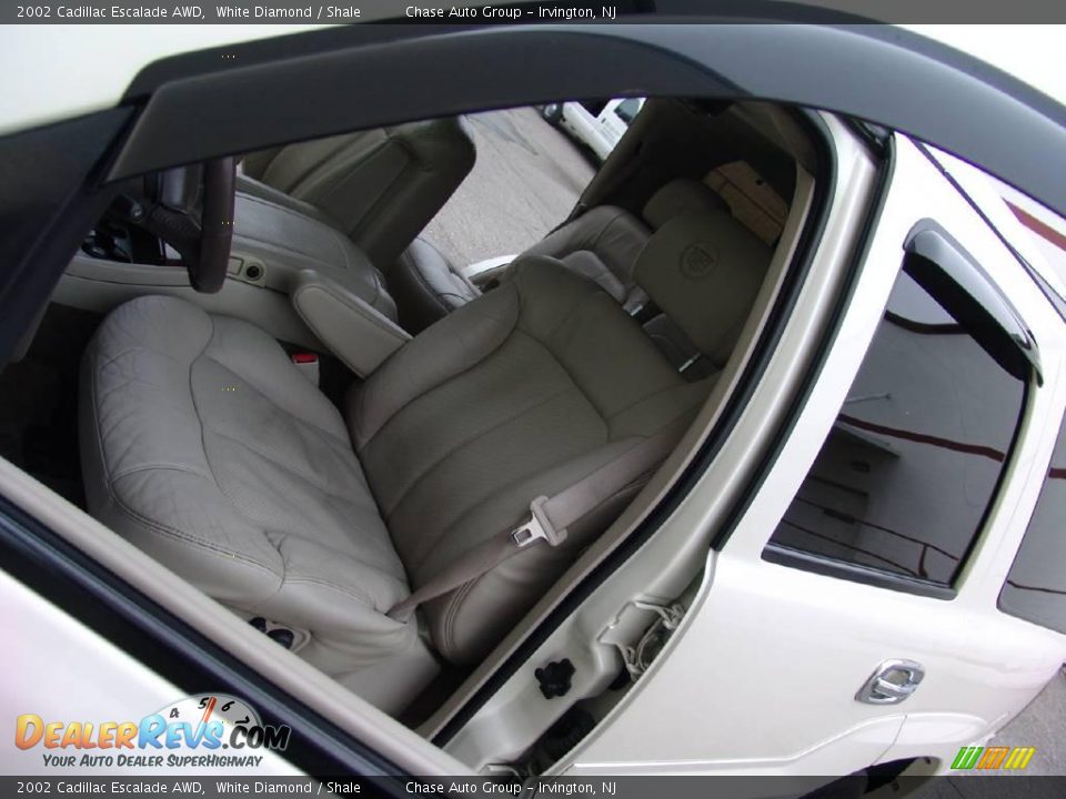 2002 Cadillac Escalade AWD White Diamond / Shale Photo #27