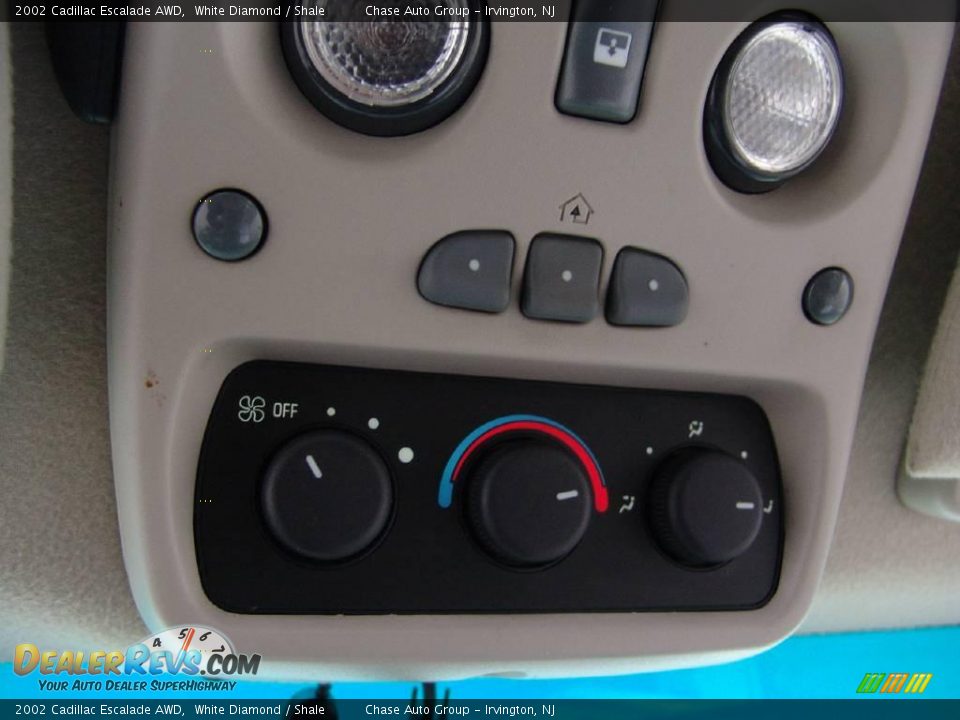 2002 Cadillac Escalade AWD White Diamond / Shale Photo #34