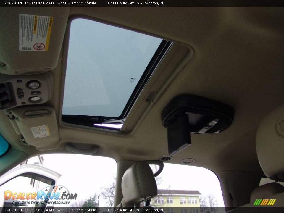 2002 Cadillac Escalade AWD White Diamond / Shale Photo #36
