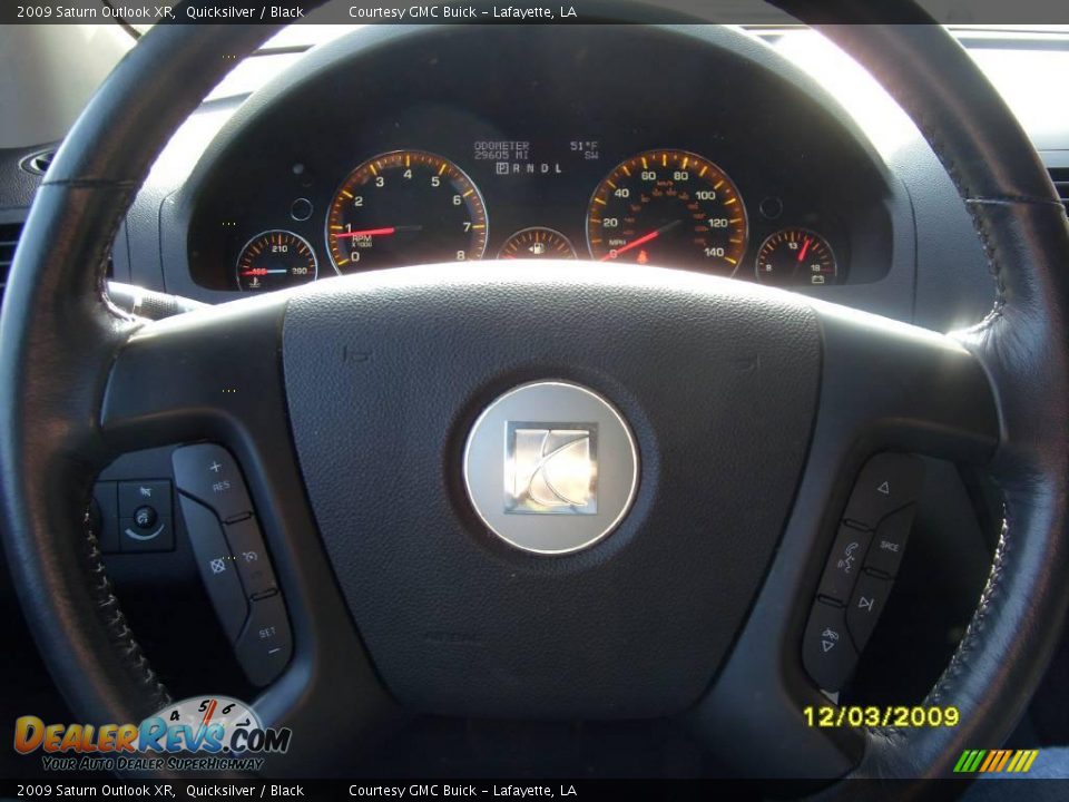 2009 Saturn Outlook XR Quicksilver / Black Photo #6
