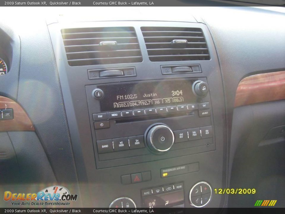 2009 Saturn Outlook XR Quicksilver / Black Photo #18