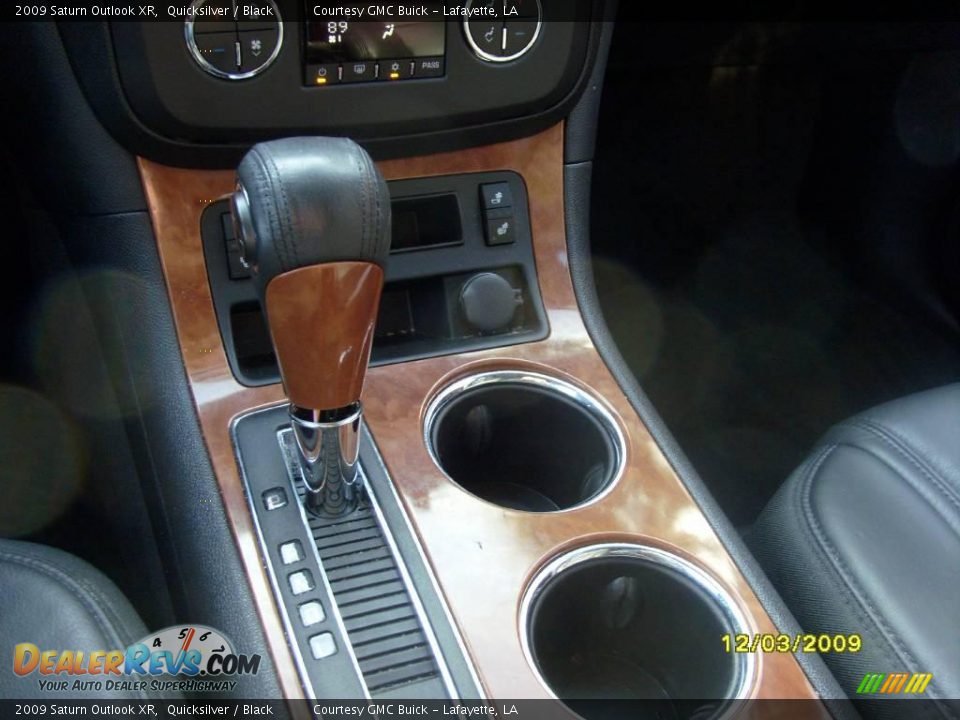 2009 Saturn Outlook XR Quicksilver / Black Photo #19