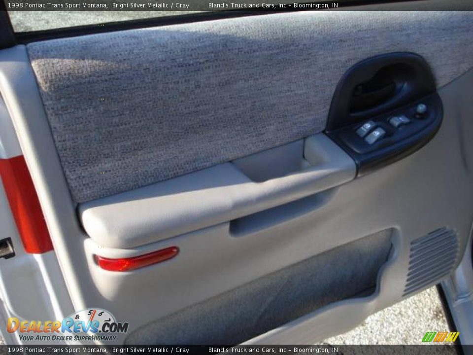 1998 Pontiac Trans Sport Montana Bright Silver Metallic / Gray Photo #16