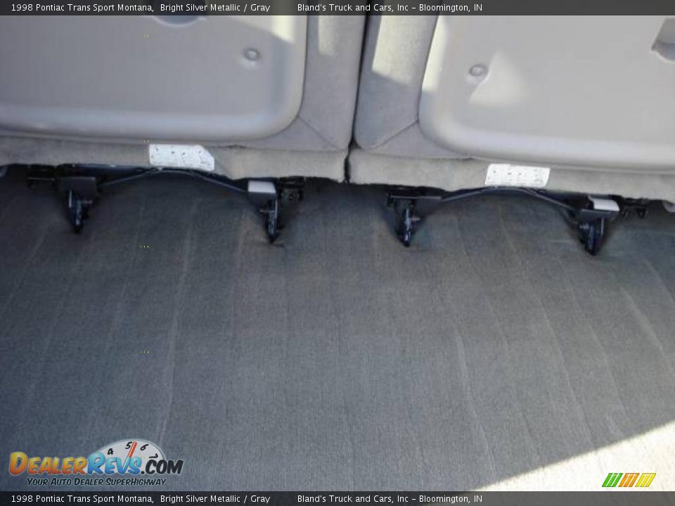 1998 Pontiac Trans Sport Montana Bright Silver Metallic / Gray Photo #29