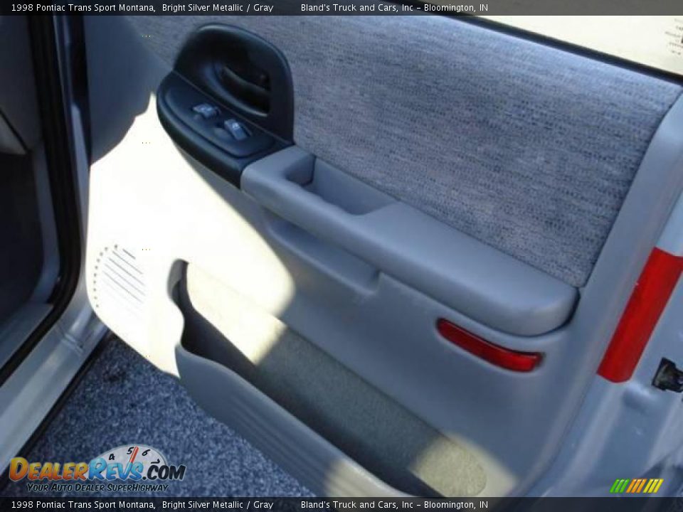 1998 Pontiac Trans Sport Montana Bright Silver Metallic / Gray Photo #33