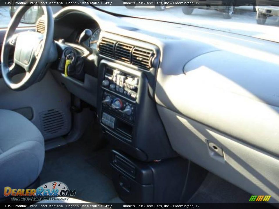 1998 Pontiac Trans Sport Montana Bright Silver Metallic / Gray Photo #35
