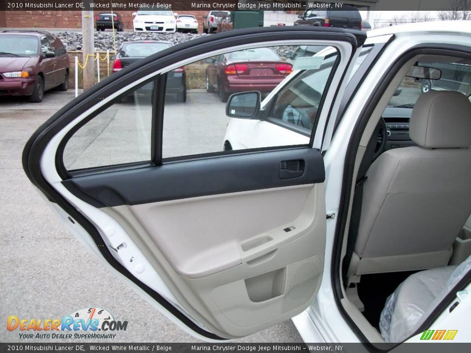 2010 Mitsubishi Lancer DE Wicked White Metallic / Beige Photo #11