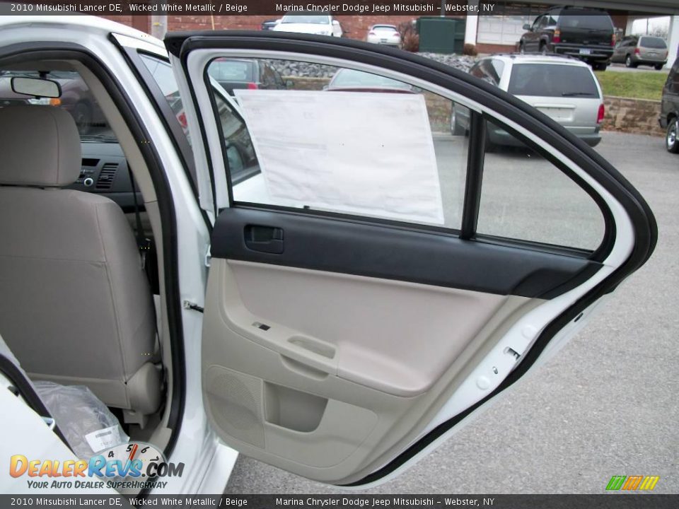 2010 Mitsubishi Lancer DE Wicked White Metallic / Beige Photo #15