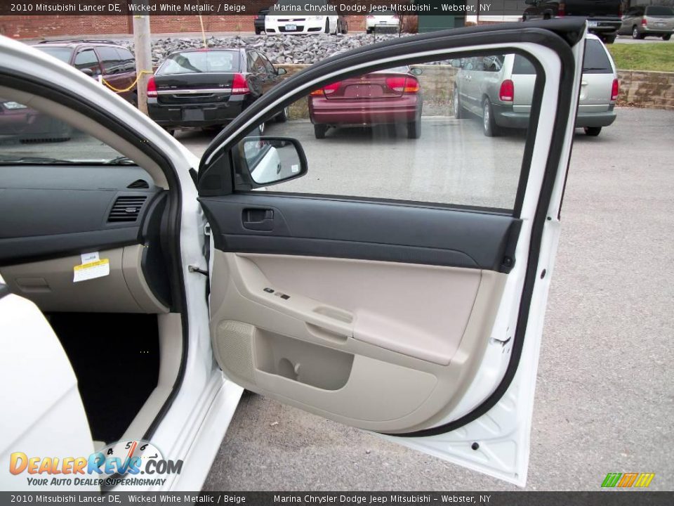 2010 Mitsubishi Lancer DE Wicked White Metallic / Beige Photo #17
