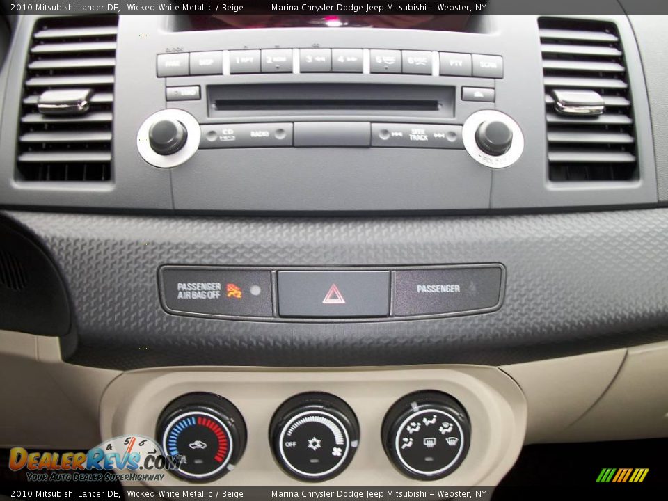 2010 Mitsubishi Lancer DE Wicked White Metallic / Beige Photo #25