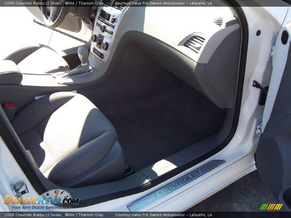 2008 Chevrolet Malibu LS Sedan White / Titanium Gray Photo #10