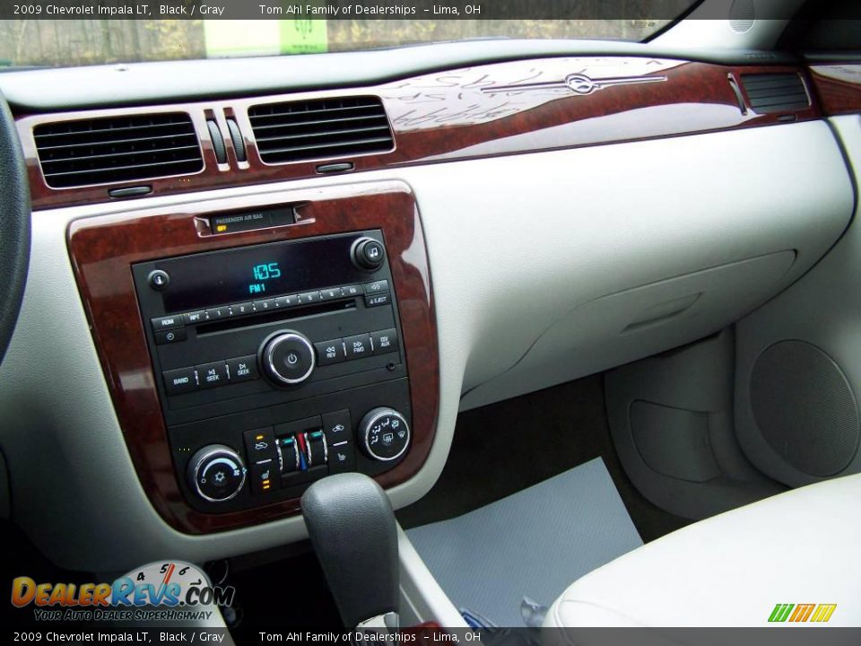 2009 Chevrolet Impala LT Black / Gray Photo #20