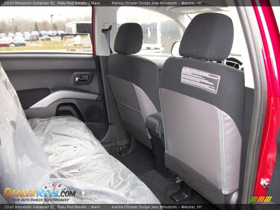2010 Mitsubishi Outlander ES Rally Red Metallic / Black Photo #16