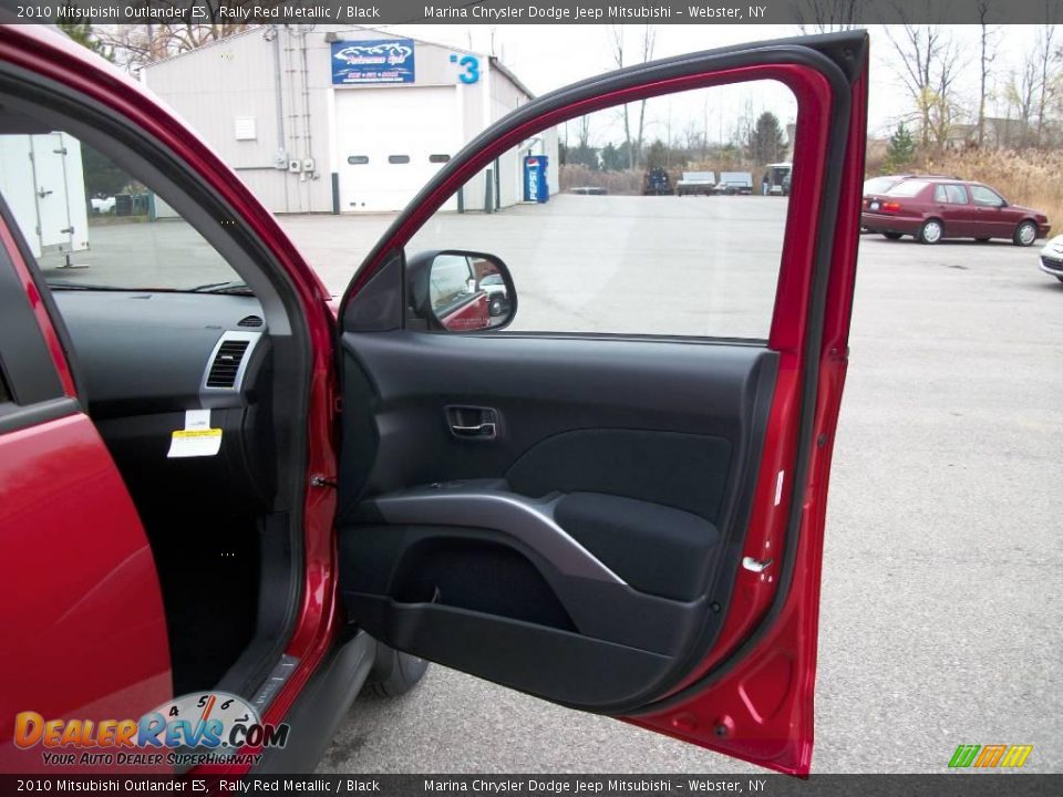 2010 Mitsubishi Outlander ES Rally Red Metallic / Black Photo #17