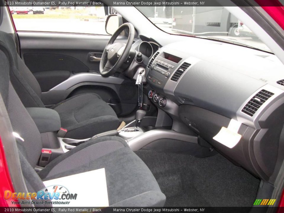 2010 Mitsubishi Outlander ES Rally Red Metallic / Black Photo #18