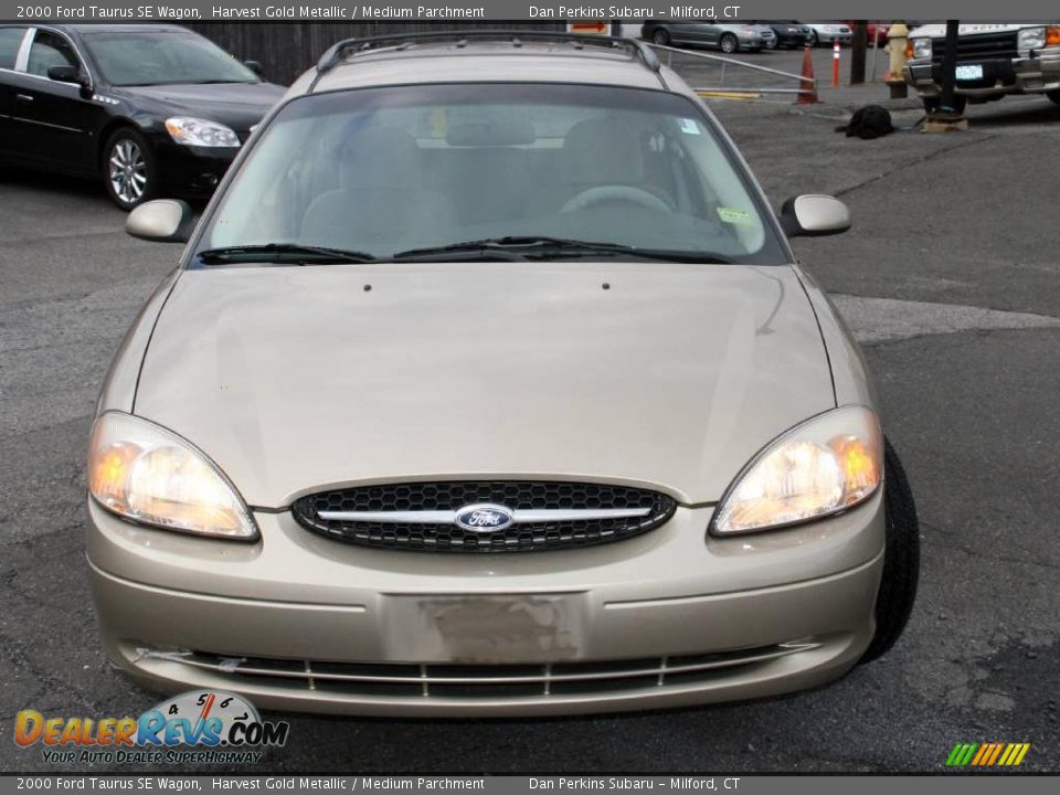 2000 Ford Taurus SE Wagon Harvest Gold Metallic / Medium Parchment Photo #2