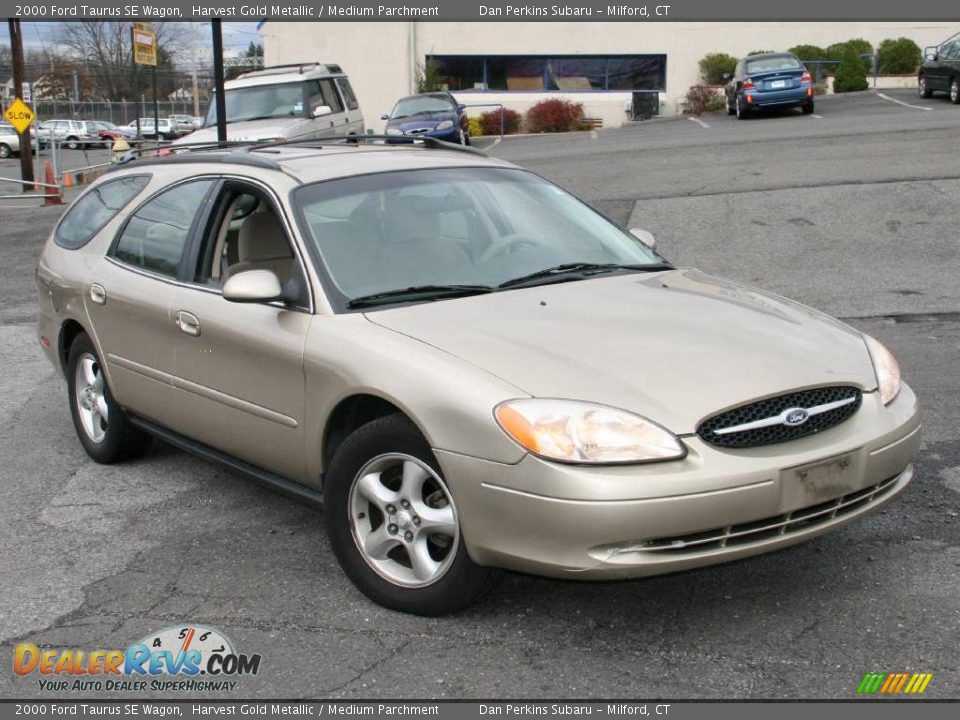 2000 Ford Taurus SE Wagon Harvest Gold Metallic / Medium Parchment Photo #3
