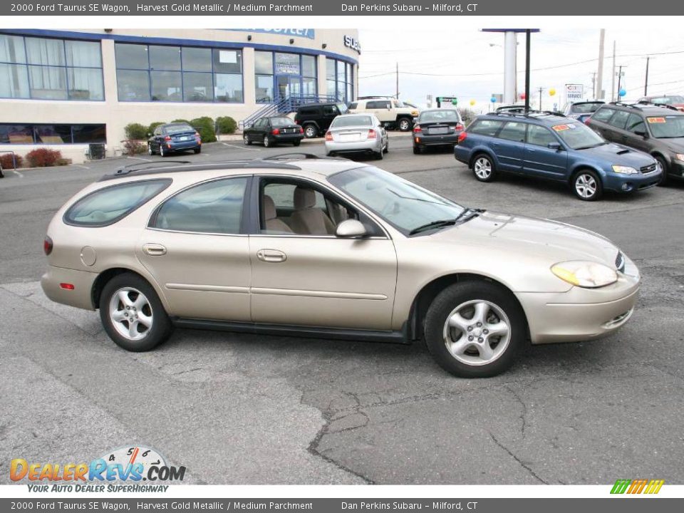 2000 Ford Taurus SE Wagon Harvest Gold Metallic / Medium Parchment Photo #4